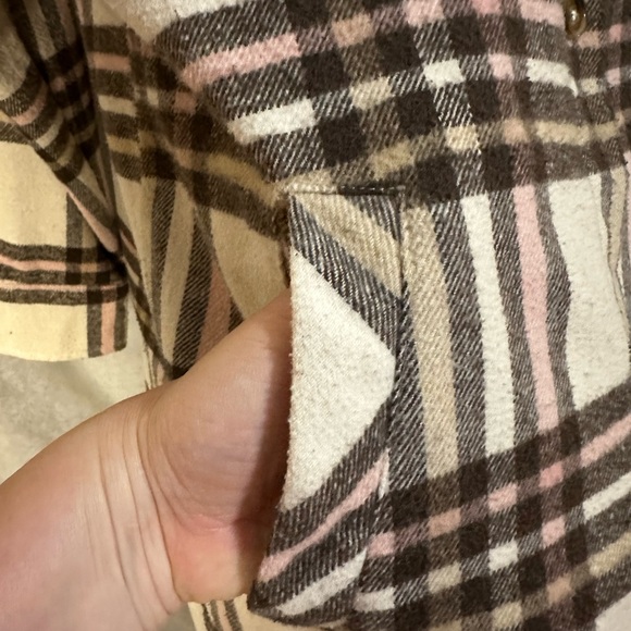 Winners knee length Shacket, Size Large, 3 for $25 - Picture 9 of 9